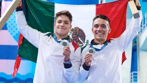 Ana Guevara señala que los jueces le robaron la medalla de oro a Osmar Olvera y Juan Celaya