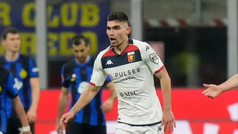 Johan Vásquez celebra sus primeros 100 partidos disputados en el futbol italiano