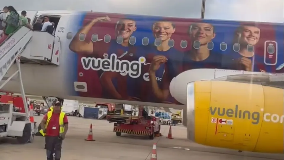 Aficionados del Real Madrid viajaron en avión del Barcelona para la Final de Champions League