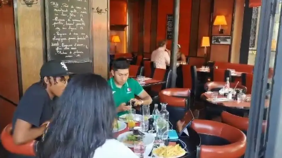 Mamá de Awiti vio cómo su hija ganó la plata en un café; así fue el emotivo reencuentro