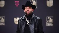 Luis R Conriquez sufre accidente en cuatrimoto. ¿Qué le paso?