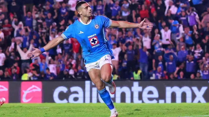 Giorgos Giakoumakis se estrena como goleador del Cruz Azul en el futbol mexicano