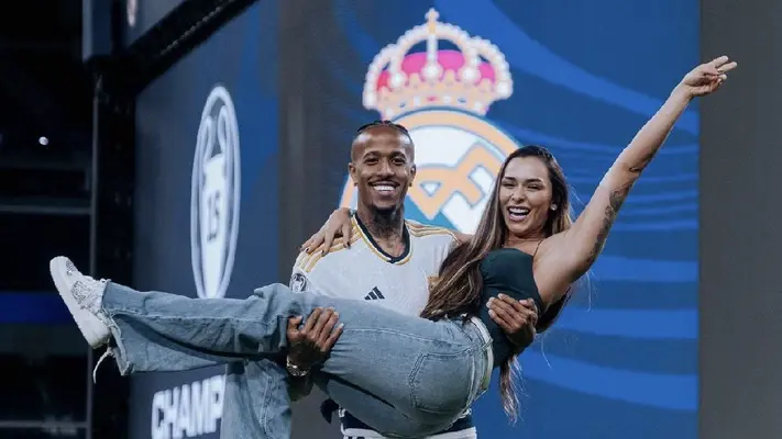 ¡Hacen de las suyas! Militao y Pereira realizan ’trueque’ amoroso con influencers en Brasil
