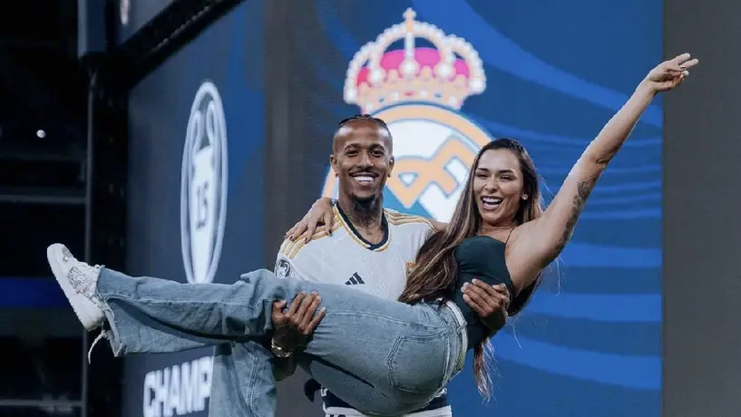 ¡Hacen de las suyas! Militao y Pereira realizan ’trueque’ amoroso con influencers en Brasil