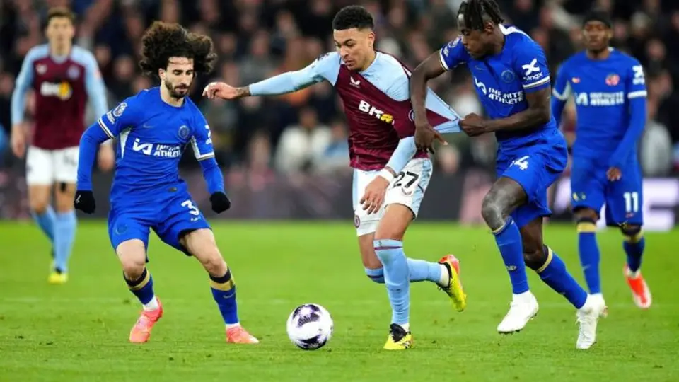 Chelsea se recuperó de una desventaja de dos goles y sumó un punto ante Aston Villa