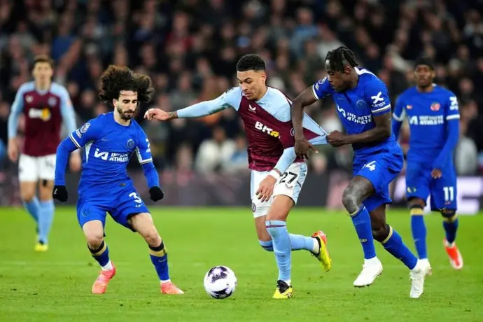 Chelsea se recuperó de una desventaja de dos goles y sumó un punto ante Aston Villa