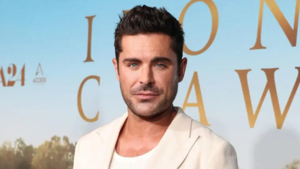 Zac Efron es llevado a un hospital tras sufrir un accidente en alberca en una lujosa villa de Ibiza