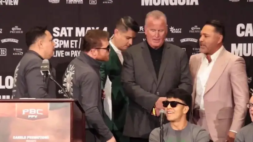 Óscar de la Hoya "amenaza" con demandar a 'Canelo' Álvarez si no se retracta en sus difamaciones
