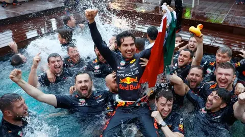 Así reaccionó Checo Pérez tras darse a conocer su renovación con Red Bull