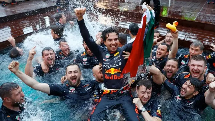 Así reaccionó Checo Pérez tras darse a conocer su renovación con Red Bull