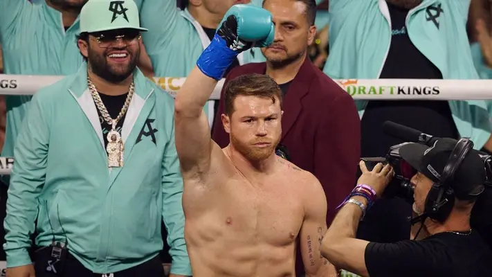 Canelo habla sobra la pelea contra Benavidez: "Pelearía ahora mismo si el dinero es el correcto"