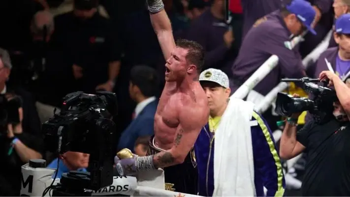 ¿Canelo Álvarez abre la puerta para pelear con Benavidez? Esto posteó el mexicano en Instagram