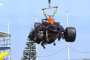 Christian Horner opinó sobre el accidente de Magnussen y Checo Pérez: "Muy decepcionado"