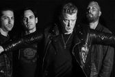 Queens Of The Stone Age cancelan gira en Europa, cantante es hospitalizado de emergencia