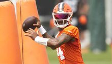 Deshaun Watson seguirá sin actividad con los Browns en la pretemporada
