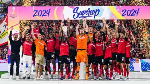 Bayer Leverkusen remonta y se lleva la Supercopa de Alemania ante Stuttgart