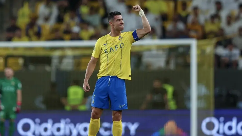 Cristiano Ronaldo anota hat-trick perfecto en la goleada del Al-Nassr en la Liga Árabe