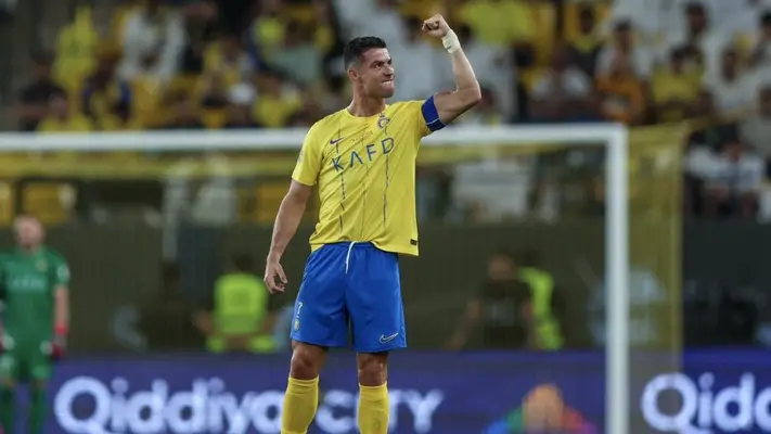 Cristiano Ronaldo anota hat-trick perfecto en la goleada del Al-Nassr en la Liga Árabe