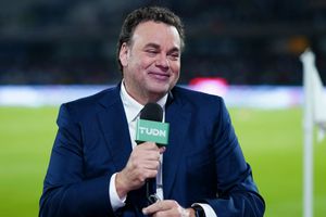 Así fue como David Faitelson transmitió la pelea de ‘Canelo’ vs Munguía luego del veto