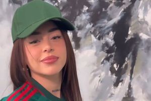 ¡Enamorada de los colores! Nicki Nicole es captada besando la playera de México