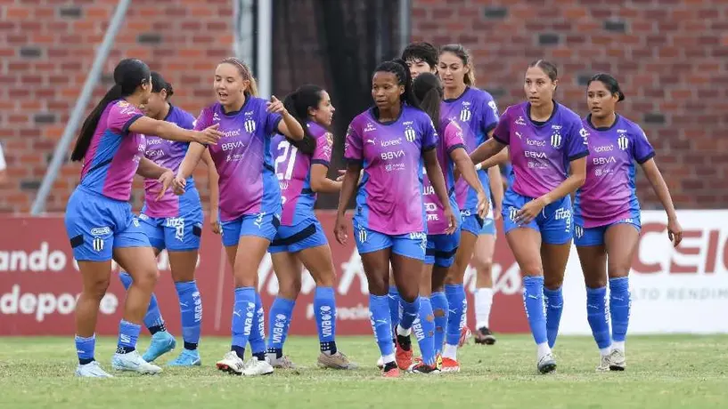 Jermaine Seoposenwe marca doblete en la victoria de Rayadas ante Querétaro