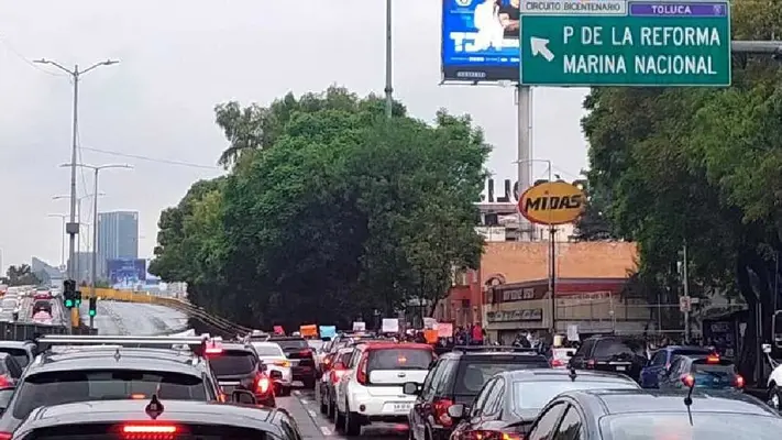 ¡Atención! Manifestantes cierran Circuito Interior y generan caos vial en la Ciudad de México