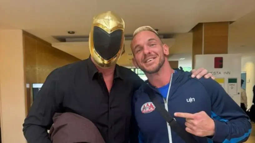 Leyenda de la WWE hace homenaje a Tinieblas