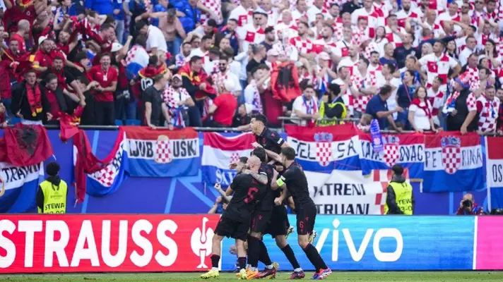 ¡Otra multa! UEFA sanciona a Albania por el comportamiento de su afición contra Croacia