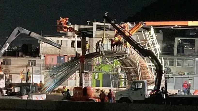 Cae estructura del Trolebús elevado en el Estado de México