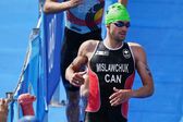 París 2024: Atleta canadiense vomita tras nadar en el río Sena en prueba de triatlón