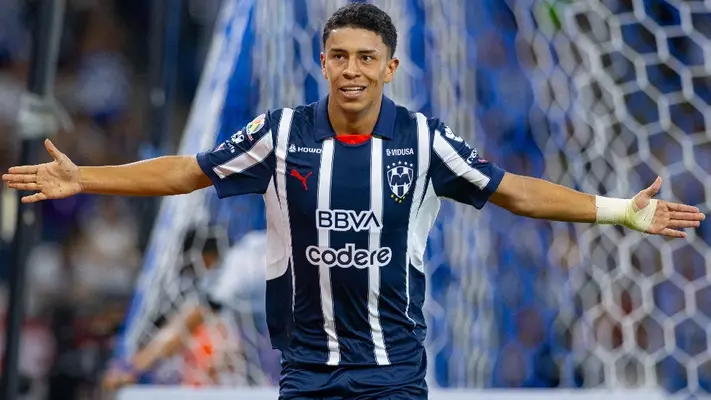 Rayados vence a Querétaro con estreno goleador de Johan Rojas en el ‘Gigante de Acero’