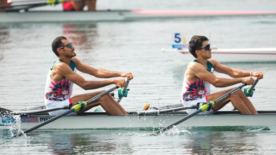 Alexis López y Miguel Carballo se despiden de París imponiendo una nueva marca para México en remo
