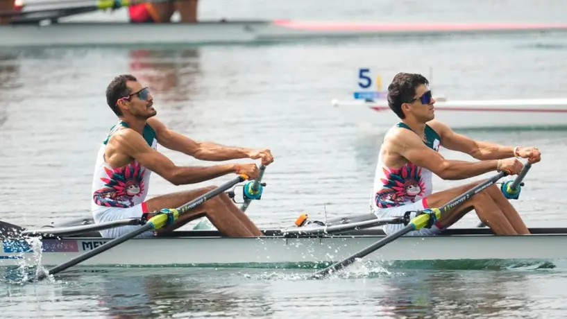 Alexis López y Miguel Carballo se despiden de París imponiendo una nueva marca para México en remo