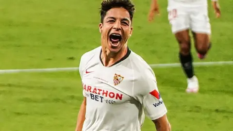Oliver Torres apunta a no realizar pretemporada con Rayados por culpa de Sevilla