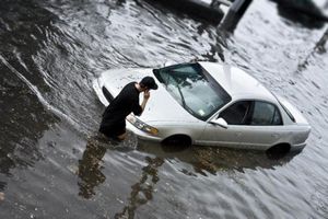 ¿Cómo saber si mi auto tiene cobertura contra daños por huracán?