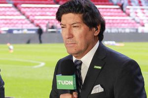 Iván 'Bam Bam' Zamorano se une al 'Perro' Bermúdez y se despide de Univisión