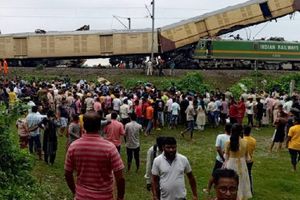 Choque de trenes en la India deja 8 muertos y al menos 50 heridos