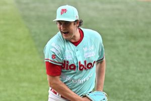 Trevor Bauer mantiene su invicto en LMB y Diablos Rojos llega a nueve victorias seguidas