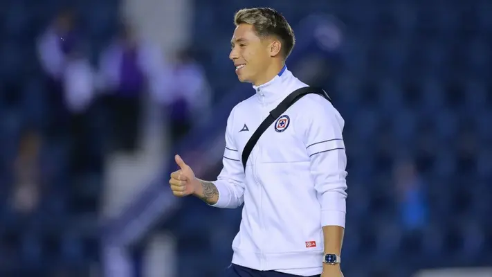 Santiago Giménez ayudó a Huescas para ir a Europa: “Me apoyó mucho en esta decisión”