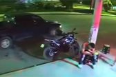 VIDEO: Motociclista evitó que secuestraran a una mujer en Nuevo Leon