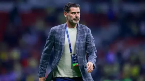 Chicharito manda mensaje a Fernando Hierro: "Le deseo lo mejor, generó un cambio en Chivas"