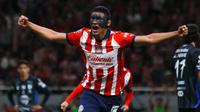 ‘Tiba’ Sepúlveda renovó contrato con Chivas hasta 2028