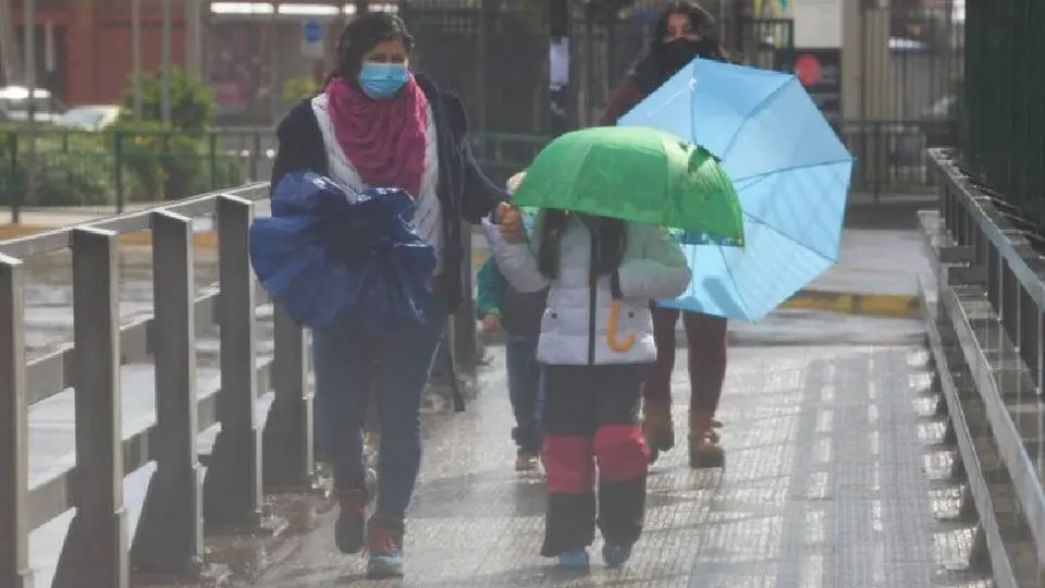Nuevo León suspende clases a partir del miércoles por intensas lluvias por Huracán Alberto