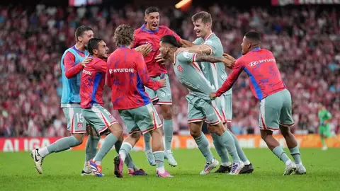 Con Álex Padilla como suplente, Athletic de Bilbao cayó de último minuto ante Atlético de Madrid