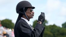 Snoop Dogg 'cambia' y se convierte en jinete durante los Juegos Olímpicos de París 2024