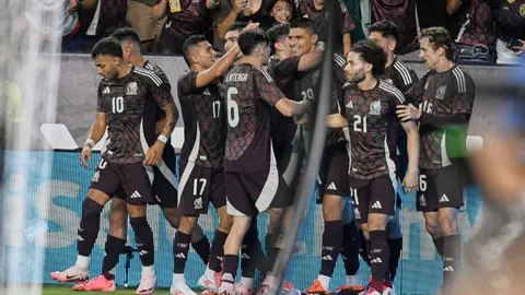 Iván Zamorano critíca a la Selección: "Ganan un partido y piensan que son campeones del mundo"