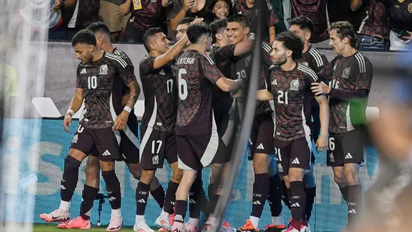 Iván Zamorano critíca a la Selección: "Ganan un partido y piensan que son campeones del mundo"