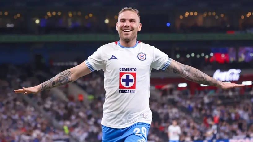Rotondi decide renovar con Cruz Azul gracias al apoyo que recibió tras su error en la Final