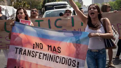 Hombre asesina a golpes y abusa de mujer trans en plena calle en la colonia San Rafael en la CDMX