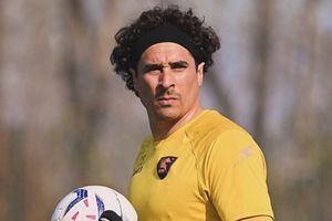 'Chiquimarco' manda mensaje de aliento a Guillermo Ochoa y César Montes tras su descenso